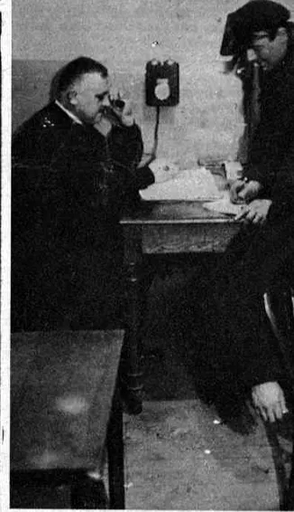 Au poste de police, le téléphone relaie les demandes de secours.