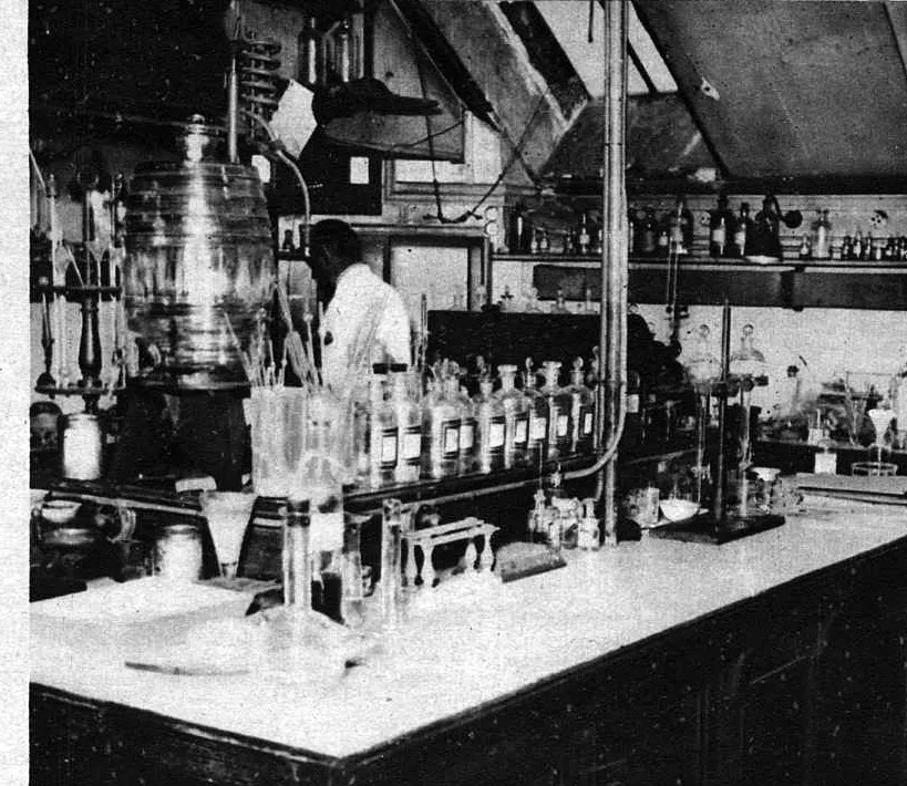 Le laboratoire de toxicologie que le journal associe aux travaux de Bayle.