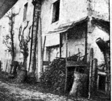 La maison où Esther vivait avec sa mère et son beau-père.