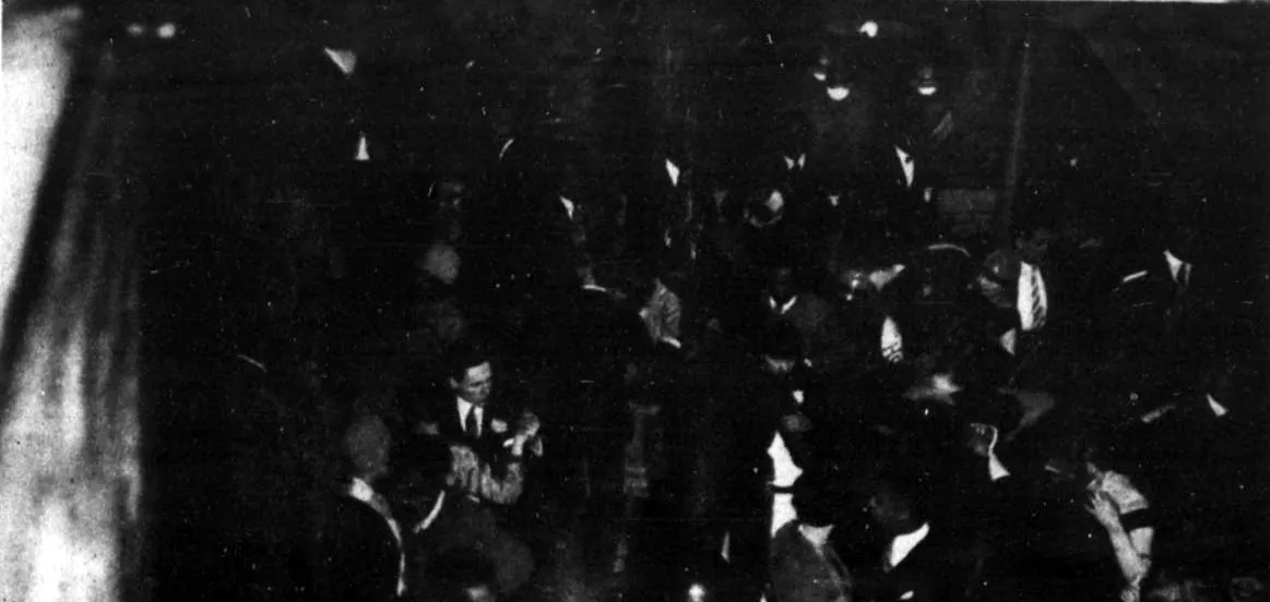 Musique et danse au bal de la rue Blomet.