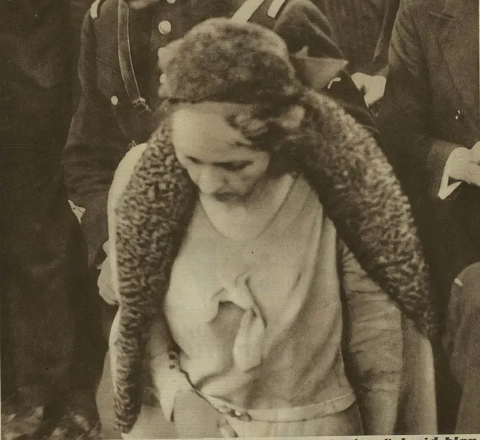 Philomène Schmidt, en couverture de Détective pendant l’instruction.