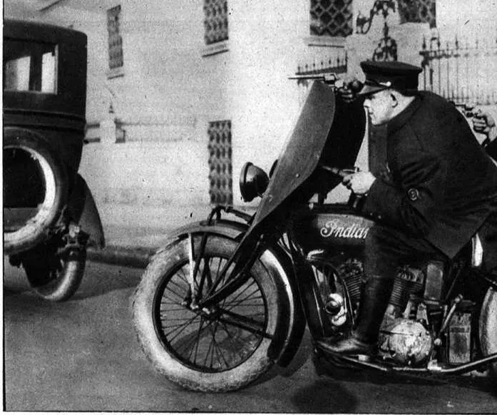 La police motorisée de Chicago, telle que la montre le dossier de 1928.
