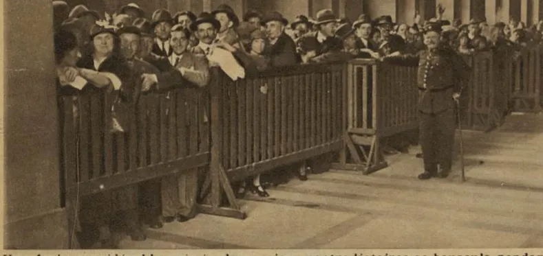 Le public se presse aux assises pour le procès de Violette Nozière.